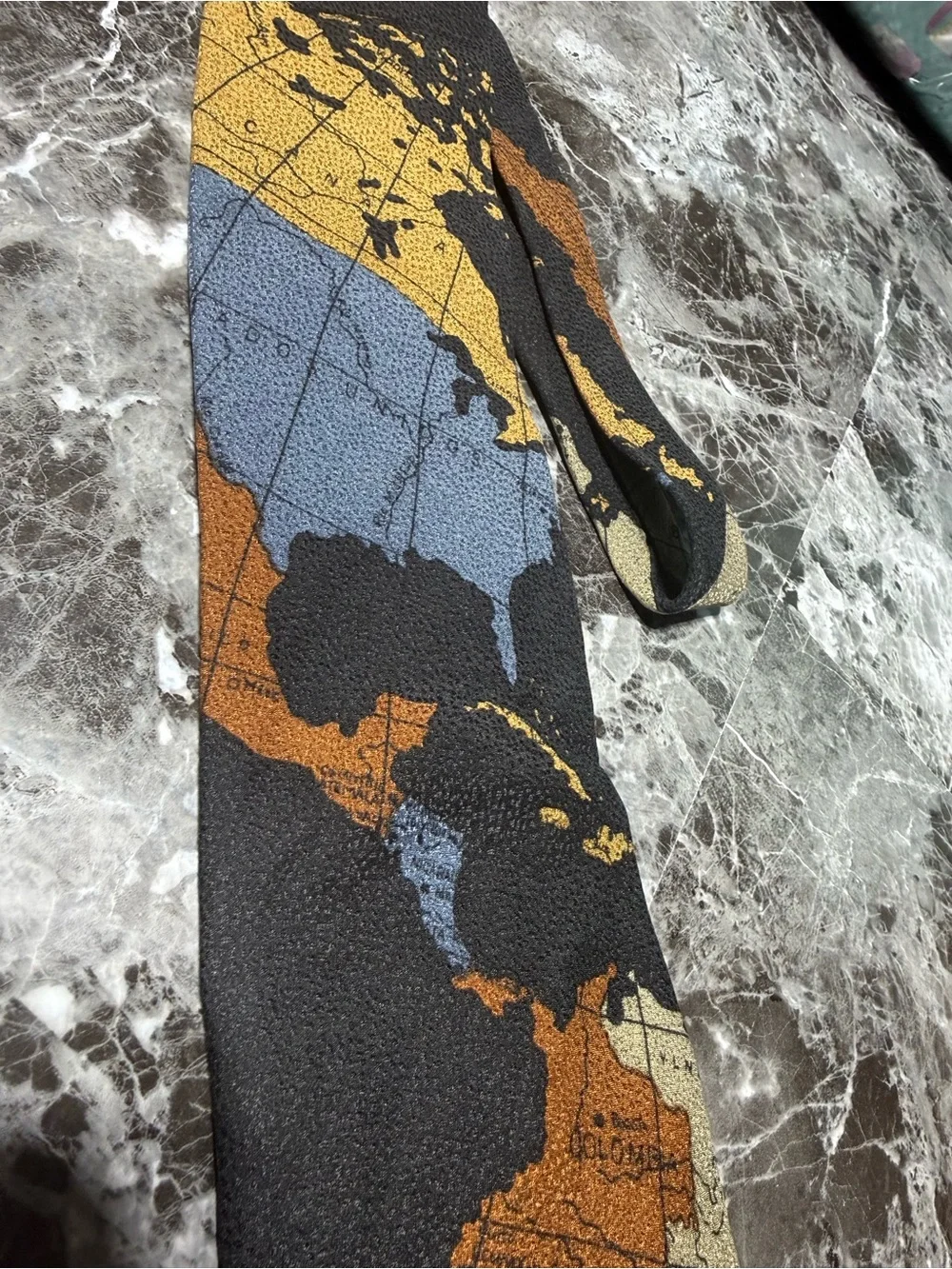 Homme eaton man home tie